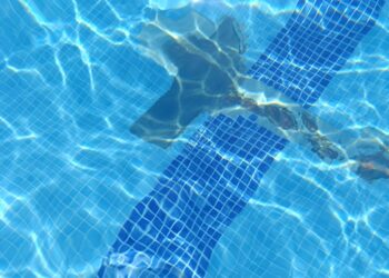 La chapuza del alcalde en la piscina del Polígono evidencia su mala gestión de las obras y el abandono del deporte en Toledo